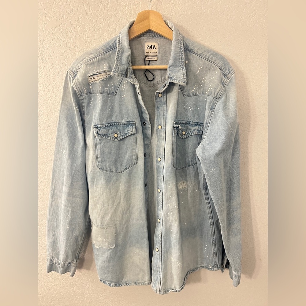 ZARA DENIM JACKET SIZE (XL) relaxed fit